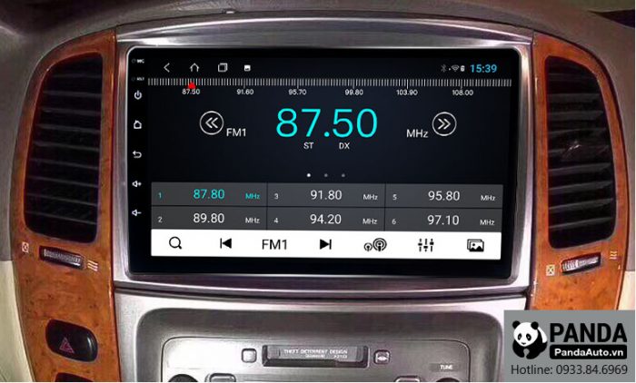 man-hinh-android-cho-xe-Toyota-Land-Cruiser-cho-phep-nghe-radio