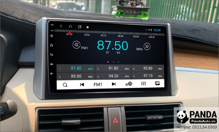 Nghe-radio-tren-man-hinh-Android-cho-xe-Xpander