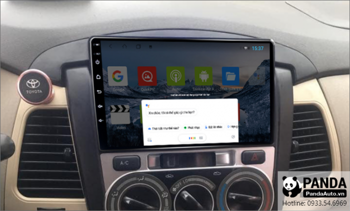 man-hinh-android-cho-xe-Innova-ho-tro-ra-lenh-giong-noi-truc-tiep-tren-vo-lang