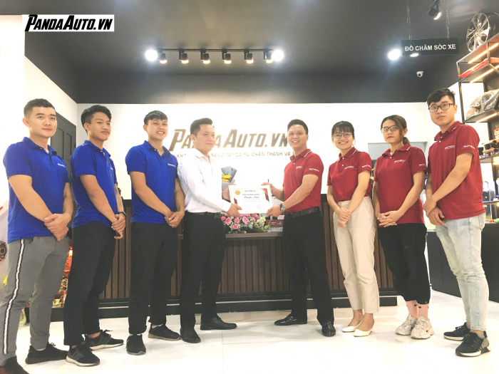 lẽ ký kết Panda Auto với Gotech