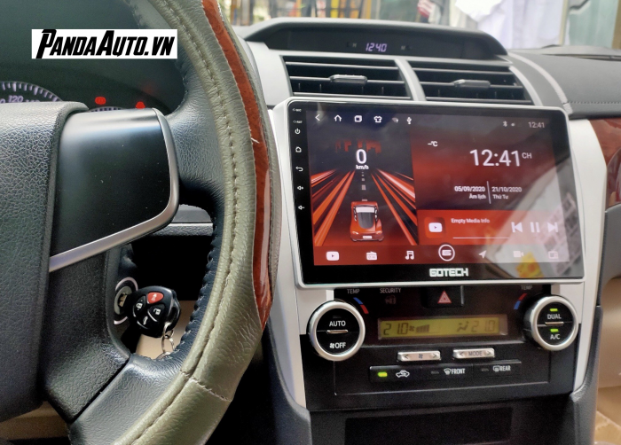 Màn hình android Gotech lắp trên xe Camry 2013-2014
