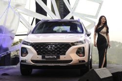 phu-kien-o-to-xe-hyundai-santafe.