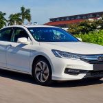 nen-mua-xe-o-to-truoc-tet-hay-sau-tet