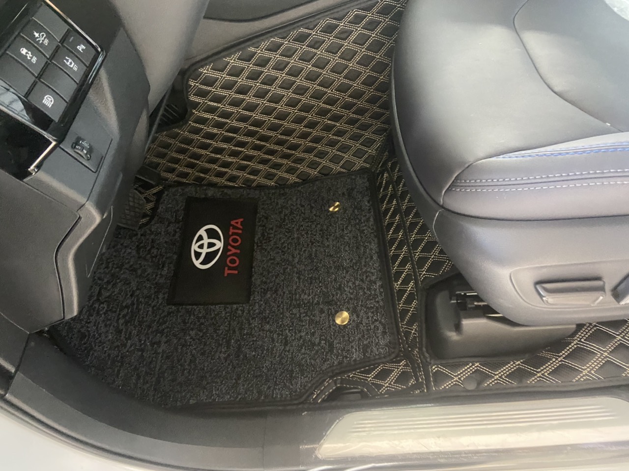 Thảm lót sàn cho xe Toyota Yaris Cross
