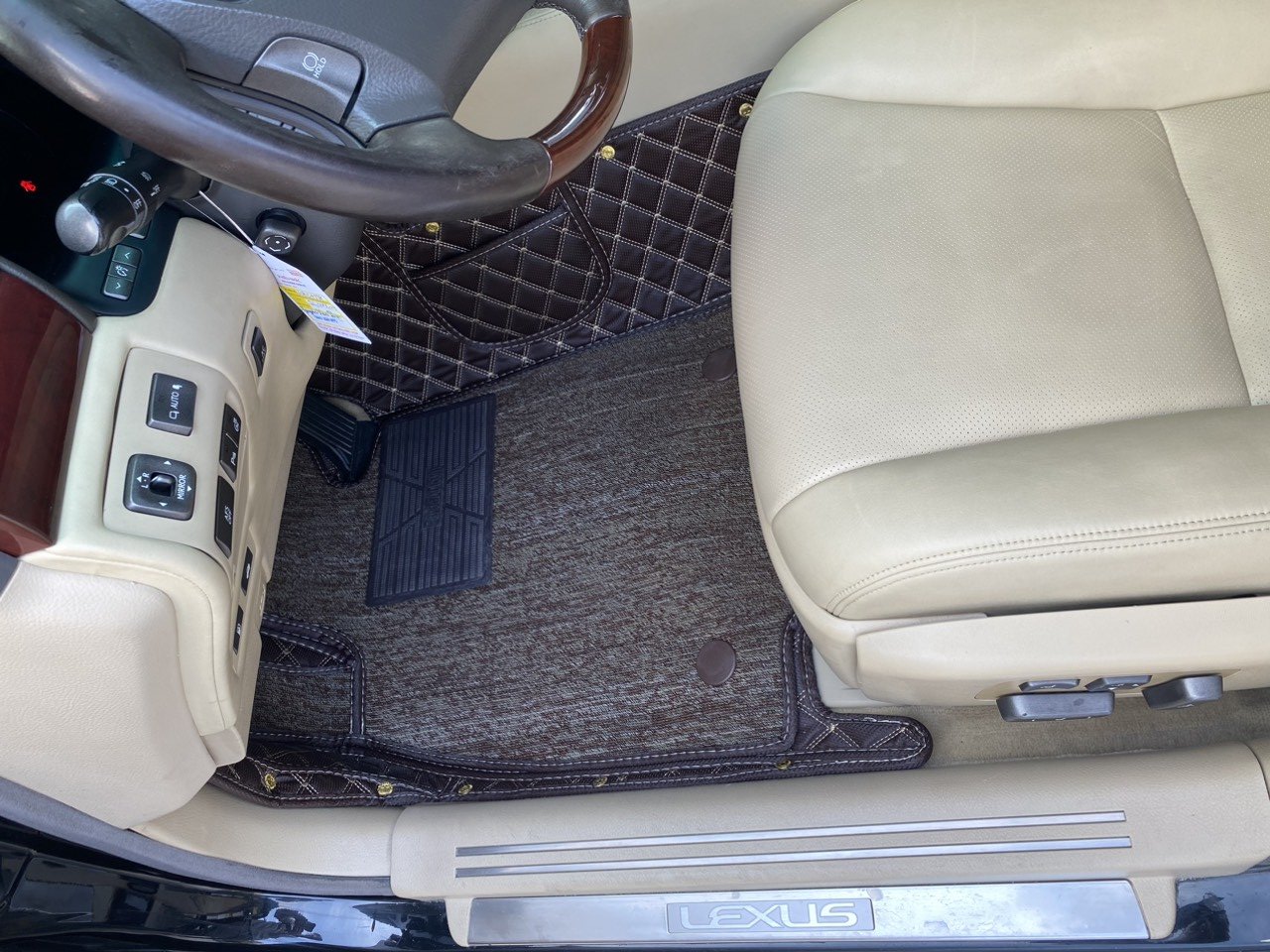 Thảm lót sàn cho xe Lexus LS600H