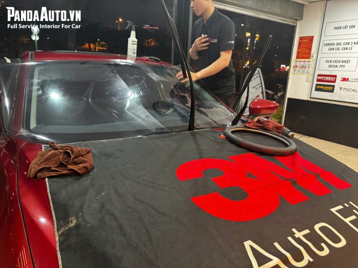 dán phim cách nhiệt 3m tại panda auto 483 Nguyễn Khang, Cầu Giấy, Hà Nội 2