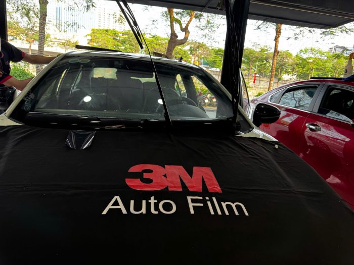 dán phim cách nhiệt 3M Crystalline chính hãng tại Panda Auto hà nội 2