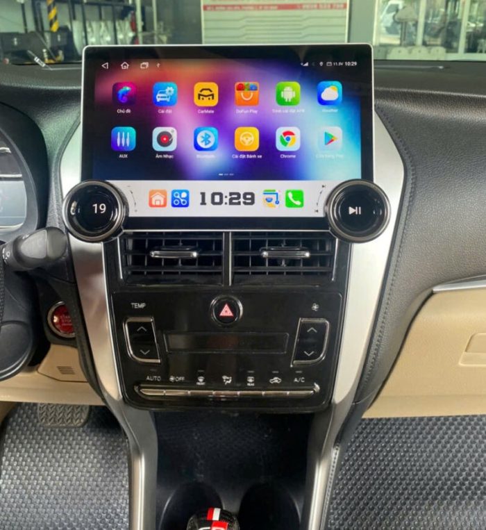 man-hinh-o-to-Vicom-11.8inch-pandaauto