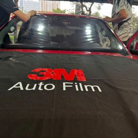 dán phim cách nhiệt ô tô tại Panda Auto