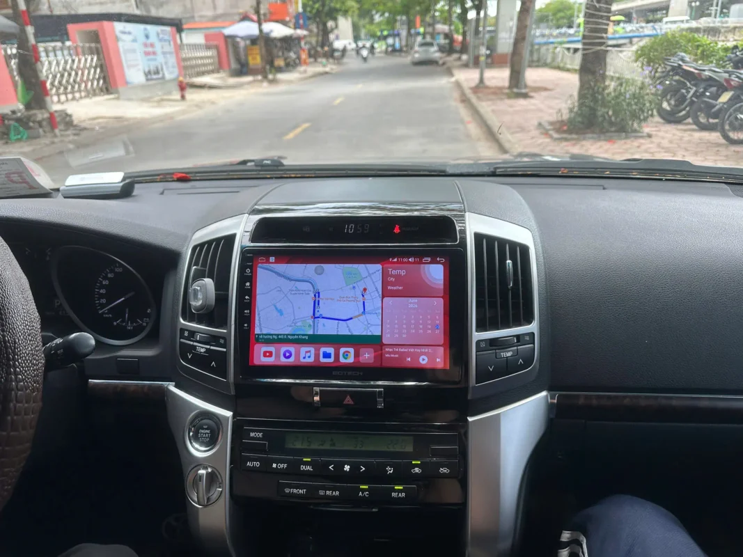 Lắp màn hình Gotech G4 cho xe Toyota Land Cruiser tại PandaAuto.vn 3