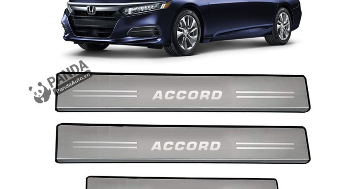 Nep-buoc-chan-ngoai-inox-cho-xe-oto-HONDA-ACCORD-tai-panda-auto