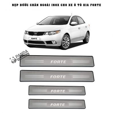 Nep-buoc-chan-ngoai-inox-cho-xe-oto-KIA-FORTE-tai-panda-auto