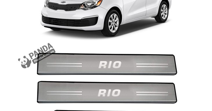Nep-buoc-chan-ngoai-inox-cho-xe-oto-KIA-RIO-tai-panda-auto