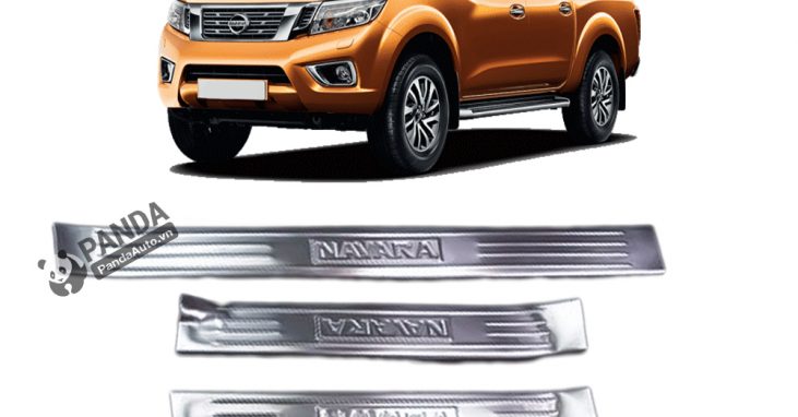 Nep-buoc-chan-ngoai-inox-cho-xe-oto-NISSAN-NAVARA-tai-panda-auto