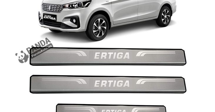 Nep-buoc-chan-ngoai-inox-cho-xe-oto-SUZUKI-ERTIGA-tai-panda-auto