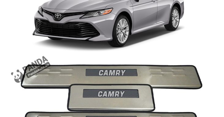 Nep-buoc-chan-ngoai-inox-cho-xe-oto-TOYOTA-CAMRY-tai-panda-auto