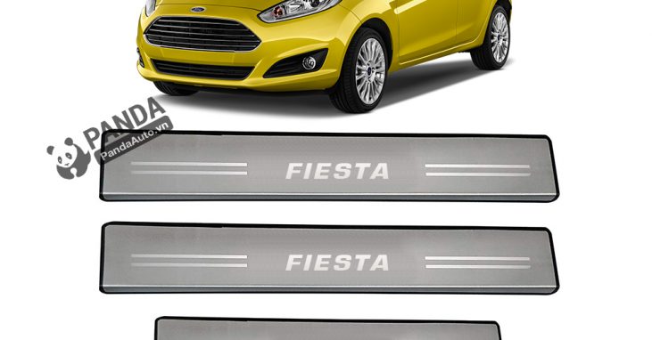 Nep-buoc-chan-ngoai-inox-cho-xe-oto-ford-fiesta-tai-panda-auto