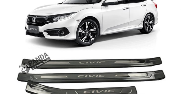 Nep-buoc-chan-ngoai-titan-cho-xe-oto-HONDA-CIVIC-tai-panda-auto