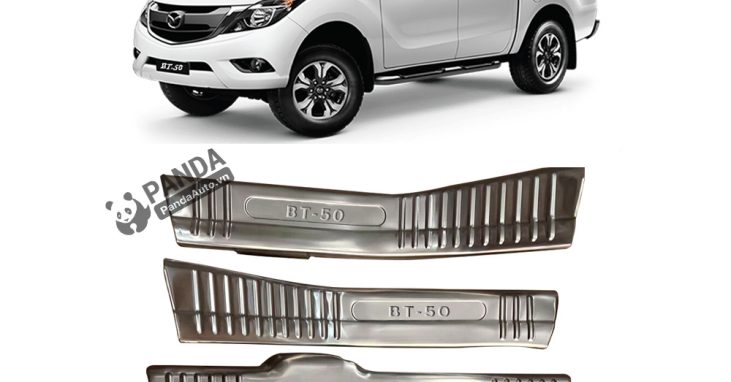Nep-buoc-chan-trong-inox-cho-xe-oto-MAZDA-BT-50-tai-panda-auto
