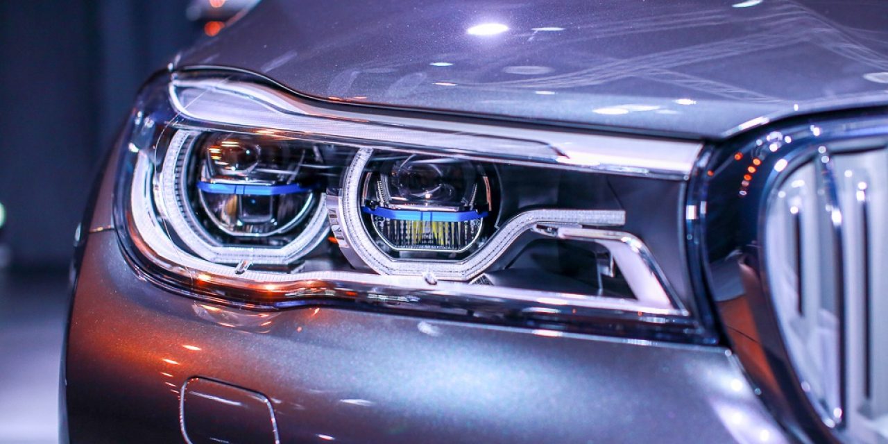 cach-do-den-o-to-pha-dam-mi-panda-auto