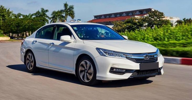 nen-mua-xe-o-to-truoc-tet-hay-sau-tet