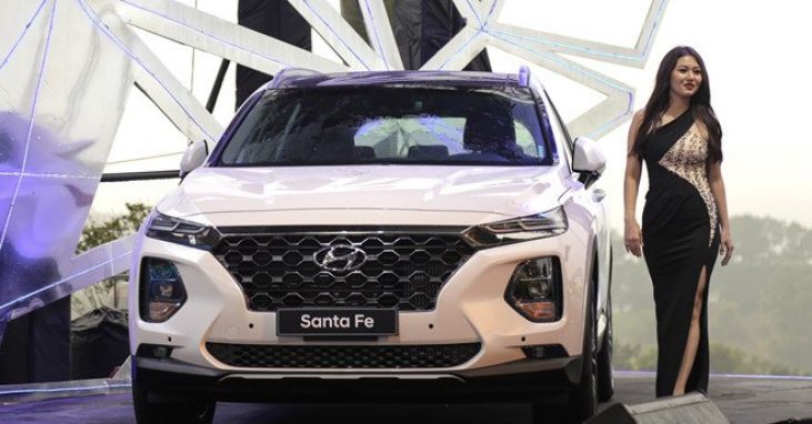 phu-kien-o-to-xe-hyundai-santafe.
