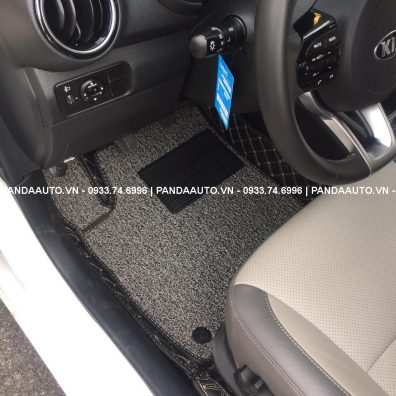 tham-lot-san-xe-o-to-kia-soluto-ghe-lai